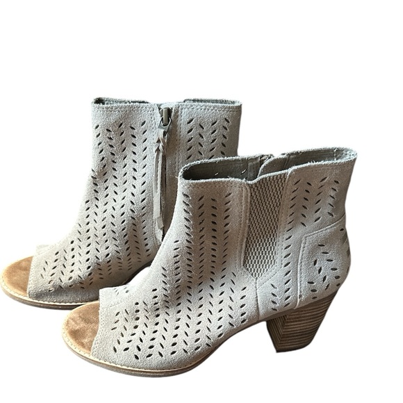 TOMS Majorca peep toe suede ankle laser cut bootie - Picture 3 of 7